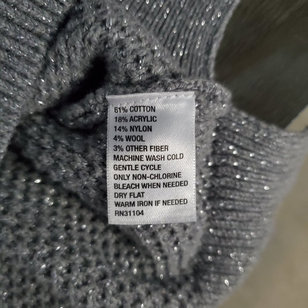 ⛄️ crown & ivy ⛄️ Gray and Silver Metallic Sweater - Picture 15 of 15